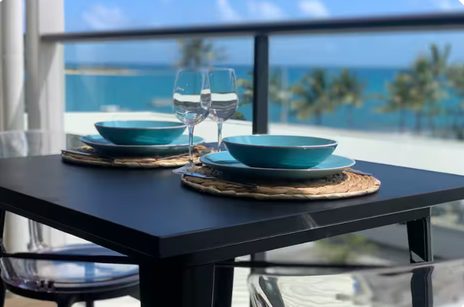 À propos de ce logement
Bienvenue dans notre charmant studio idéalement situé, offrant une vue imprenable sur le lagon

Niché entre les plages de l'Anse Vata et de la Baie des Citrons, permettant un accès facile aux plaisirs balnéaires

Profitez d'une terrasse vue mer, idéale pour des moments de détente inoubliables

Vélos disponibles

Restaurants et bars à quelques pas, offrant des options gastronomiques et des ambiances variées

Aquarium et taxi Boat proches de la résidence

Nous sommes impatients de vous accueillir
