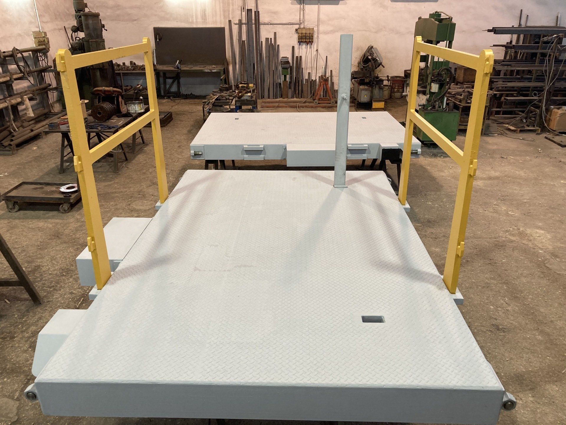 CARRELLO MOTORIZZATO PORTABLOCCHI 2