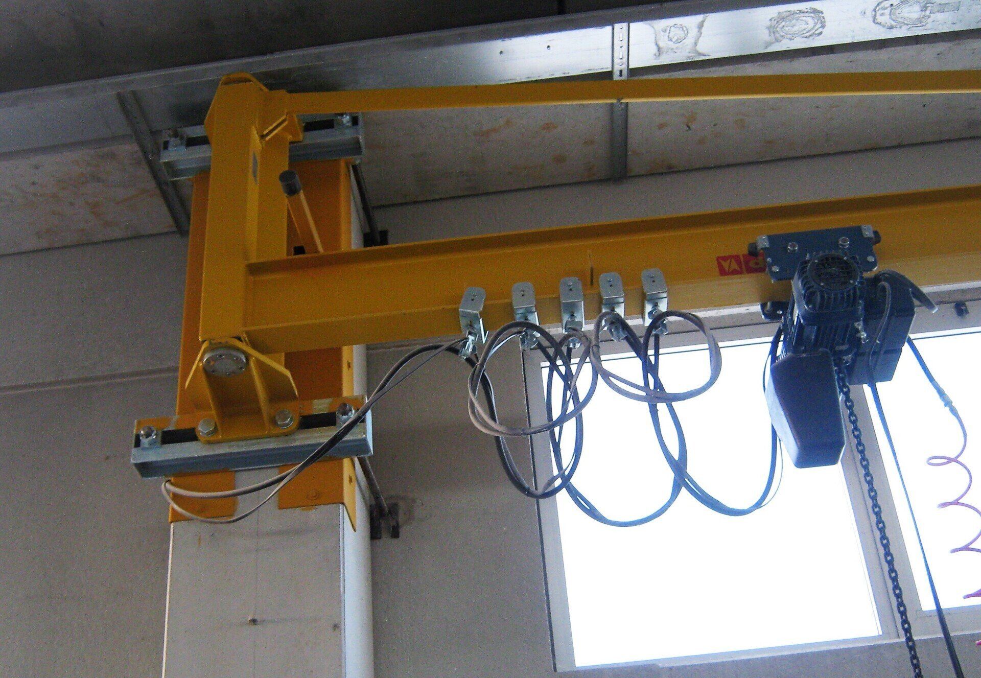 Gru a bandiera a parete Donati