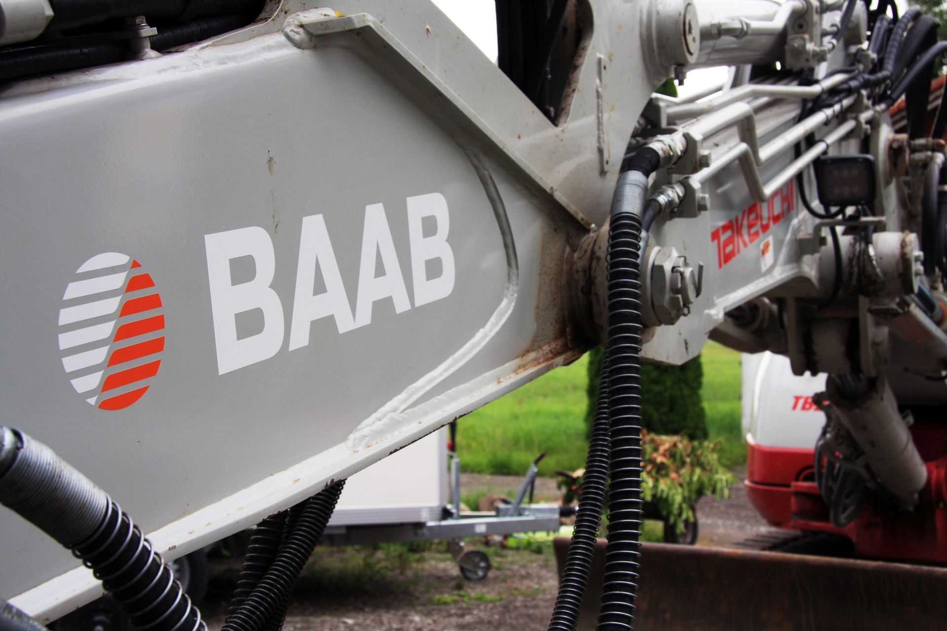 Das Wort BAAB steht auf der Seite einer Maschine