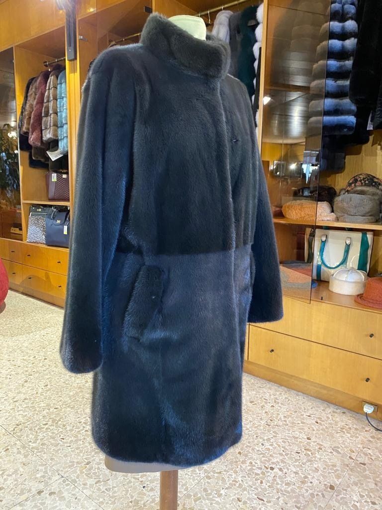 cappotto in pelliccia grigia