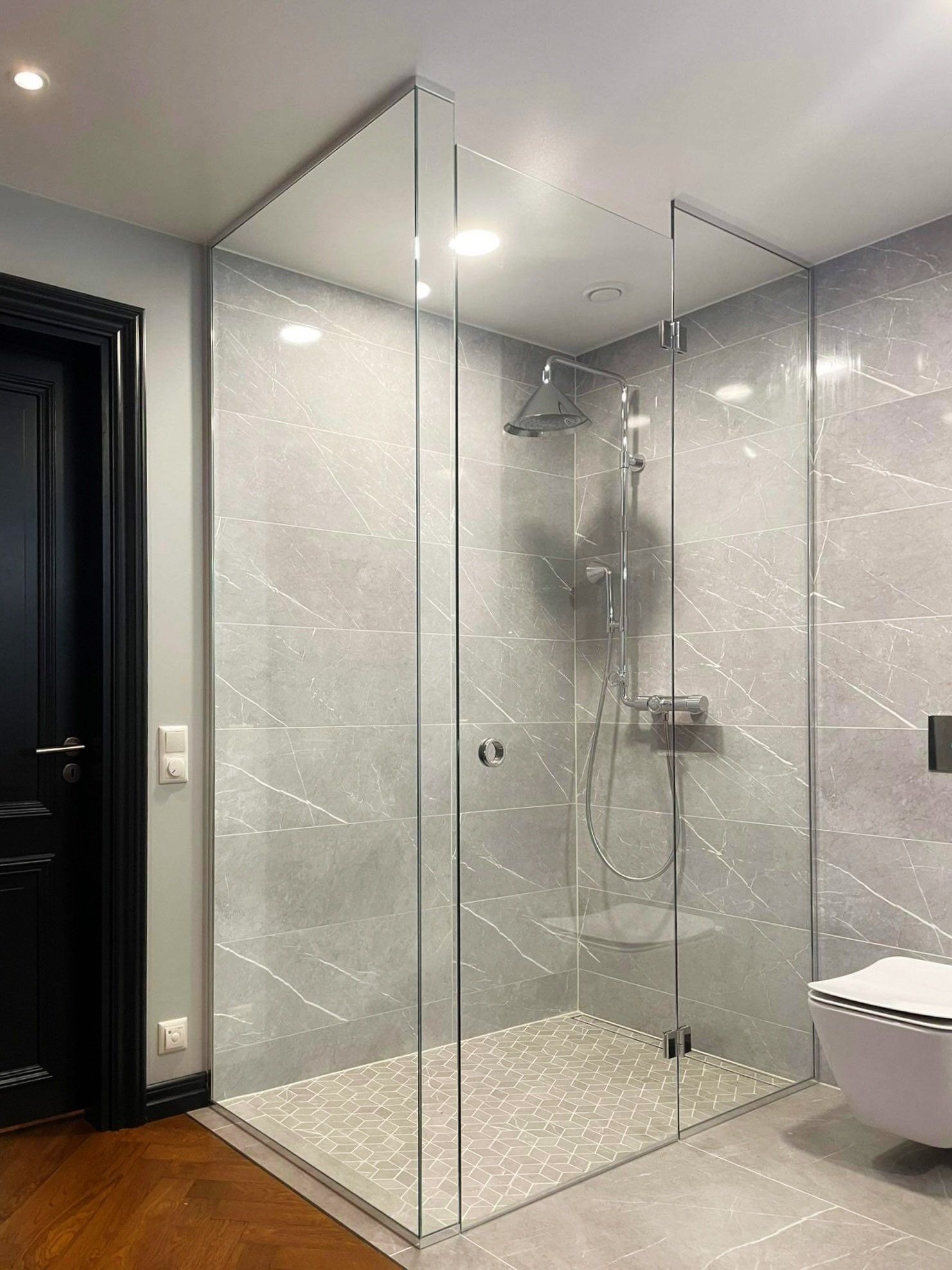 Dušikabiin - kirga klaas, kroom furnituur