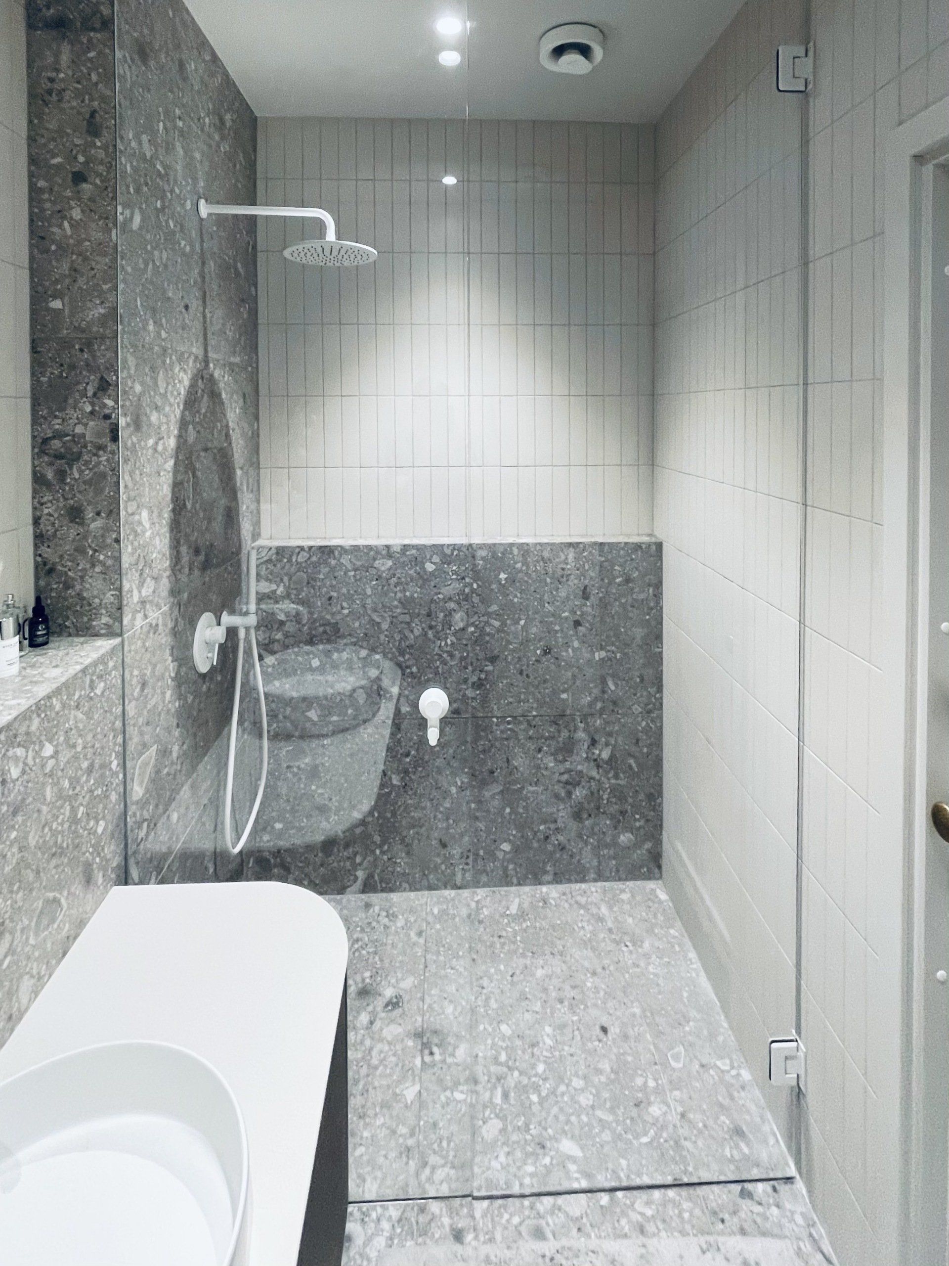 dušiklaasid dušinurk klaas valge hinged