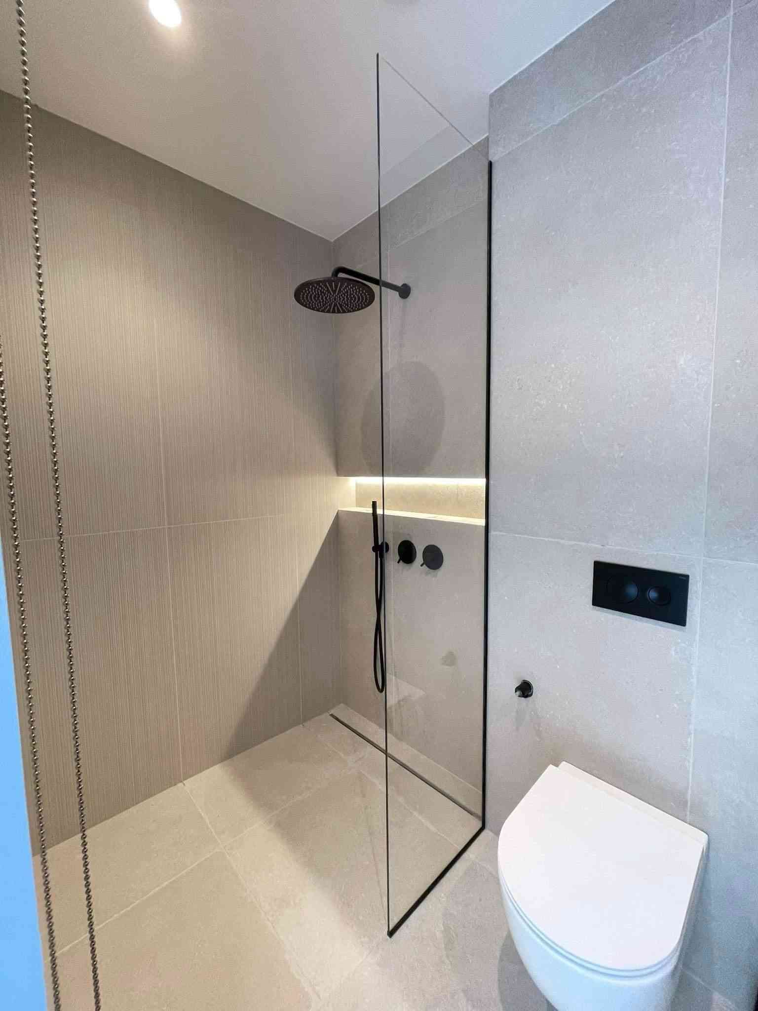 Dušisein - kirgas klaas. dušiseinad, dušiklaasseinad. Dusiklaasein. Dušiseinad pärnus, dušhisein Tartu. Duššiklaasid