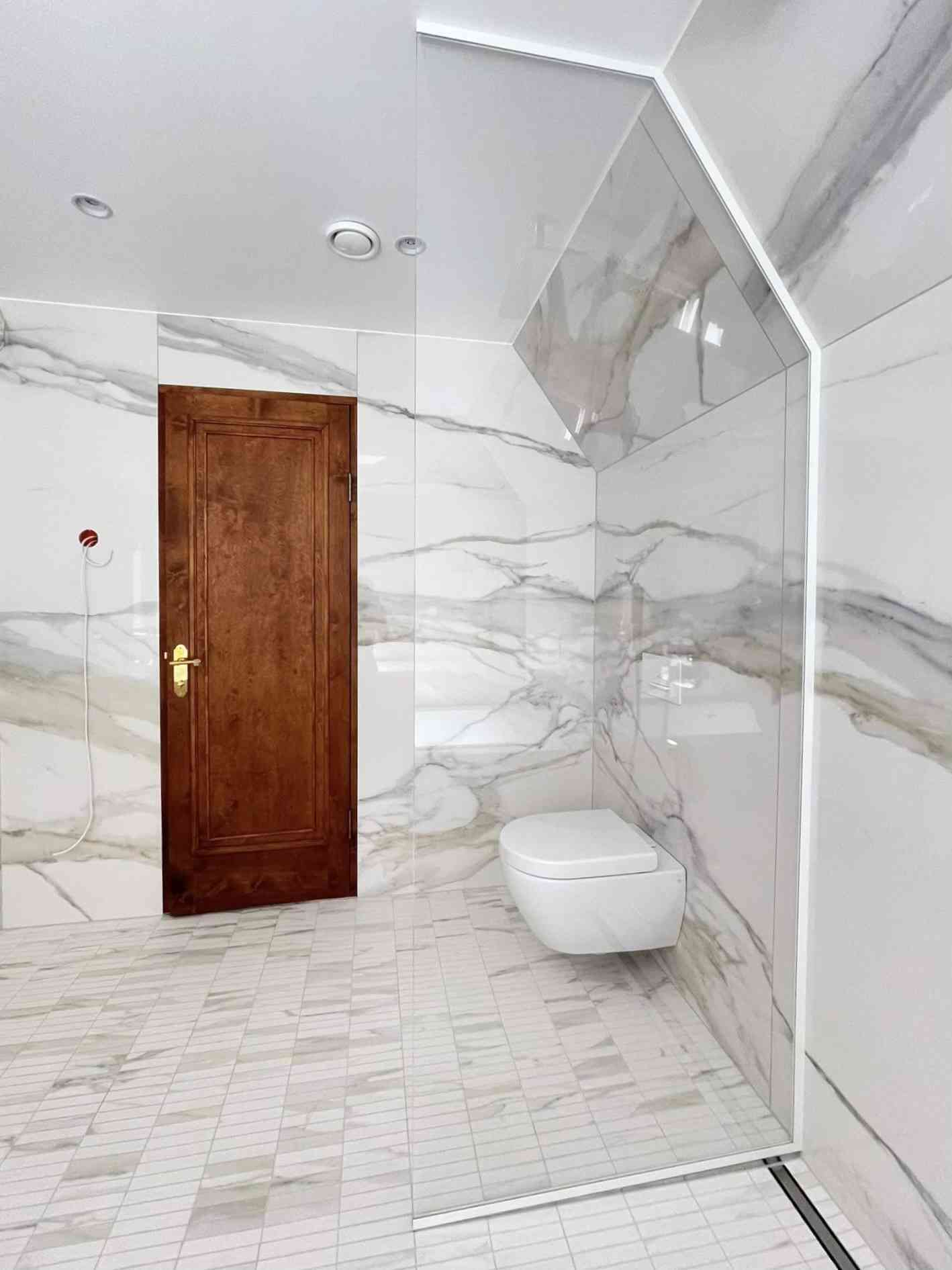 Dušisein dušiklaassein - eriti kirgas klaas, valge profiil