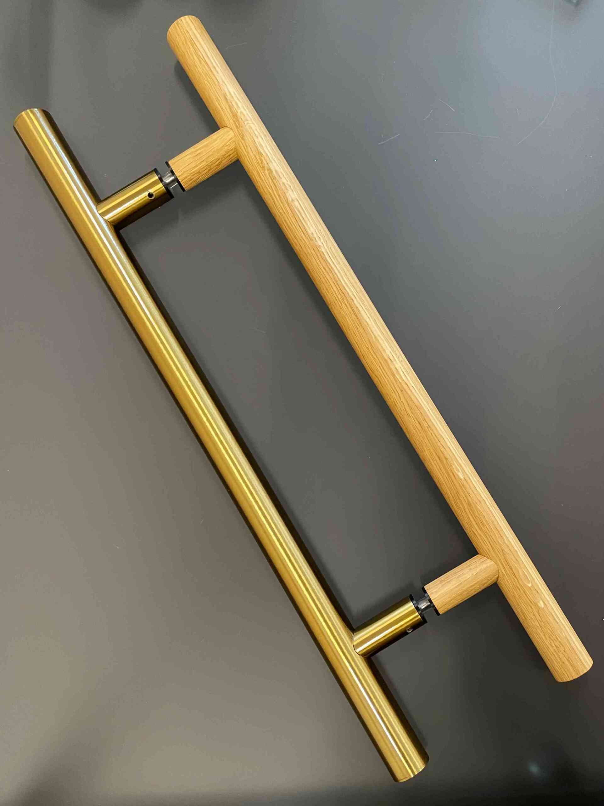 Klaasseina furnituur