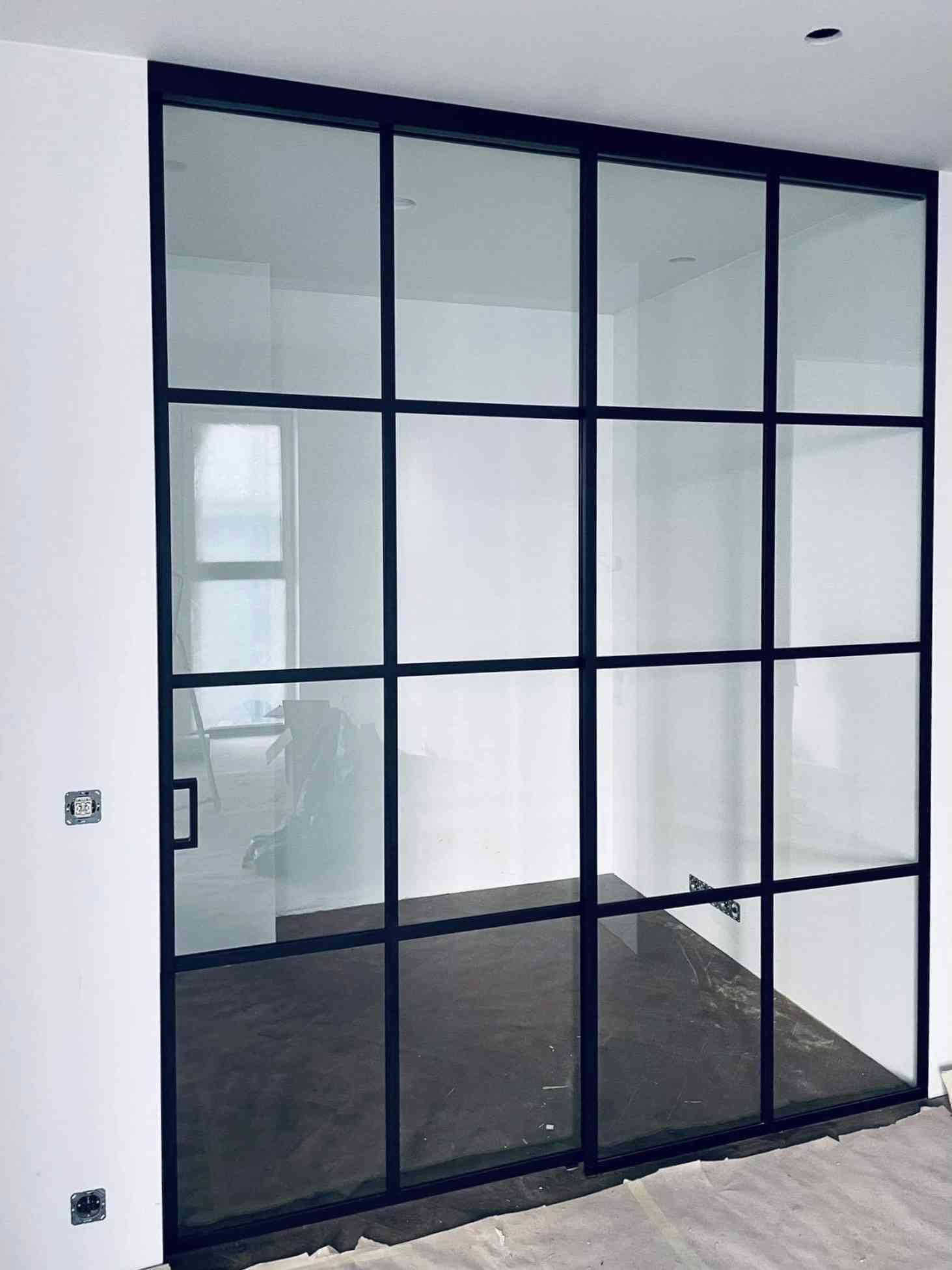 klaasliuguks must raam kirgas klaas, klaassein