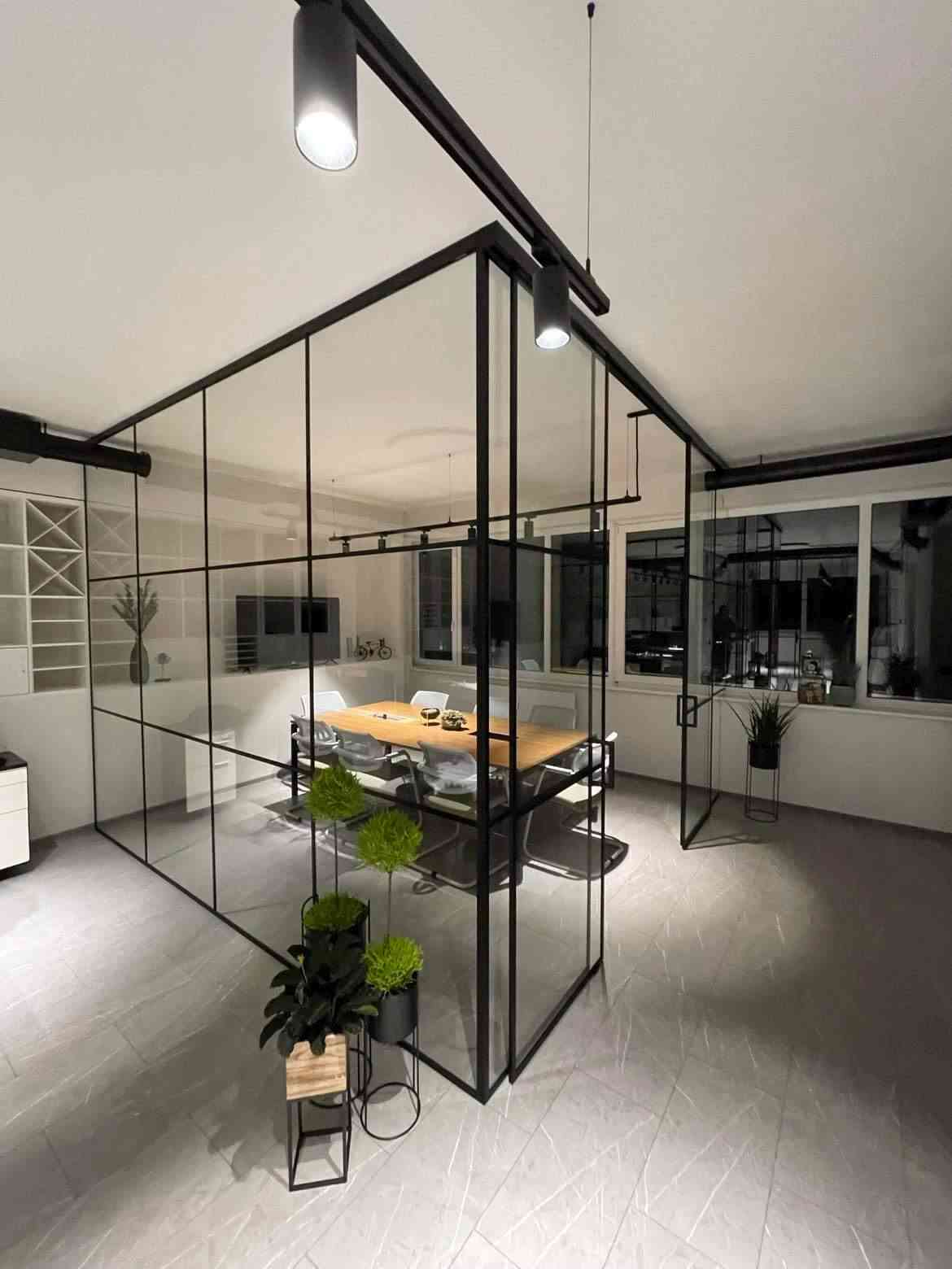 Klaasseinad liuguksega