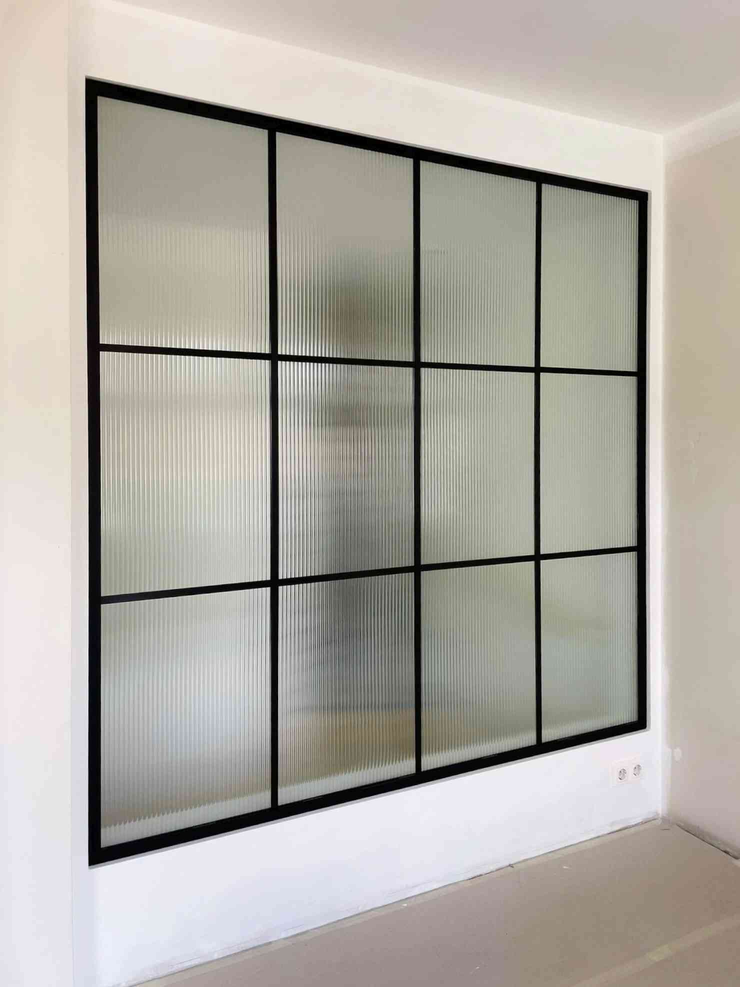 Klaassein laineklaas  Flutes -must ruudustik, mustas raamis