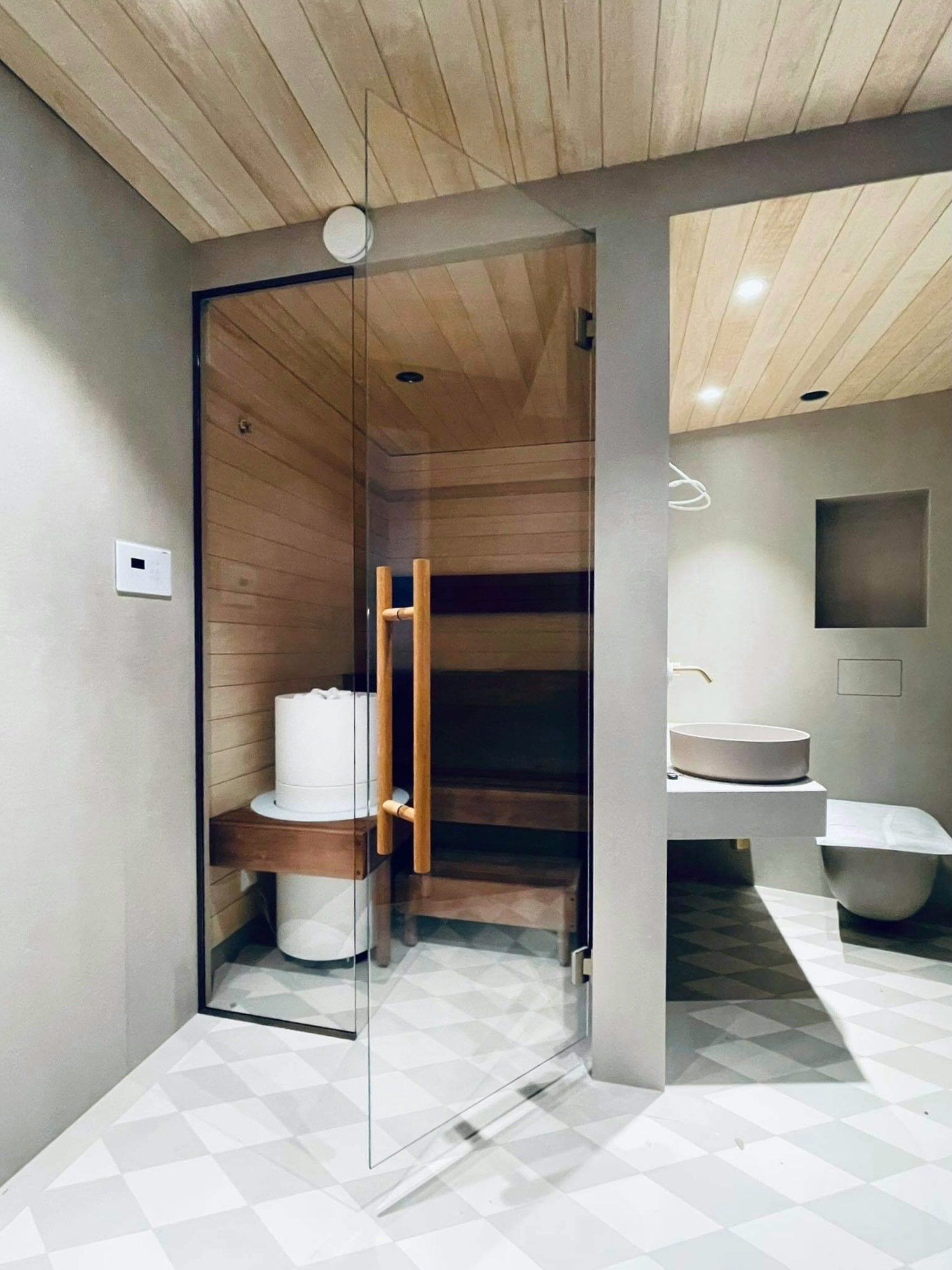 Sauna klaassein leiliruumi klaasuks. sauna klaasseinad pärnu, sauna klaasuks Tartu, sunaklaassein sauna klaasuks Haapsalu. Sauna klaasuksed, aurusauna klaasseinad