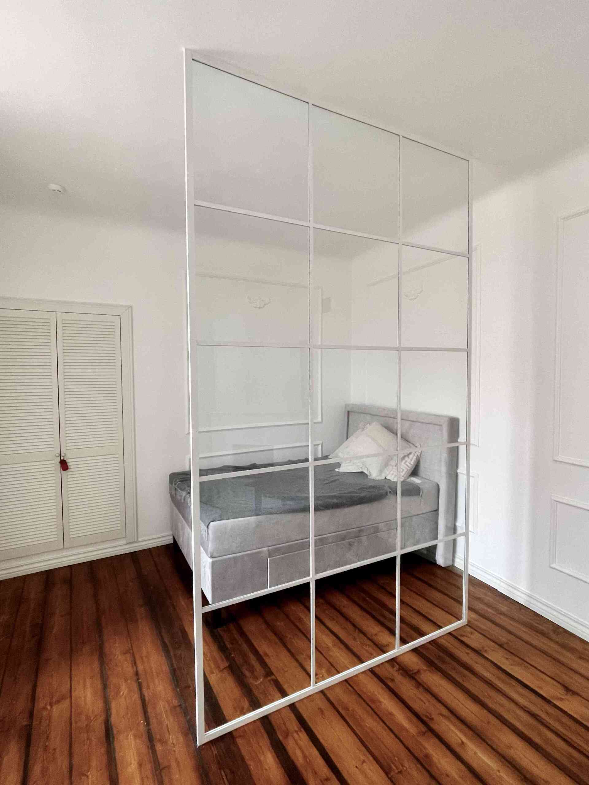 Klaassein valge raamiga