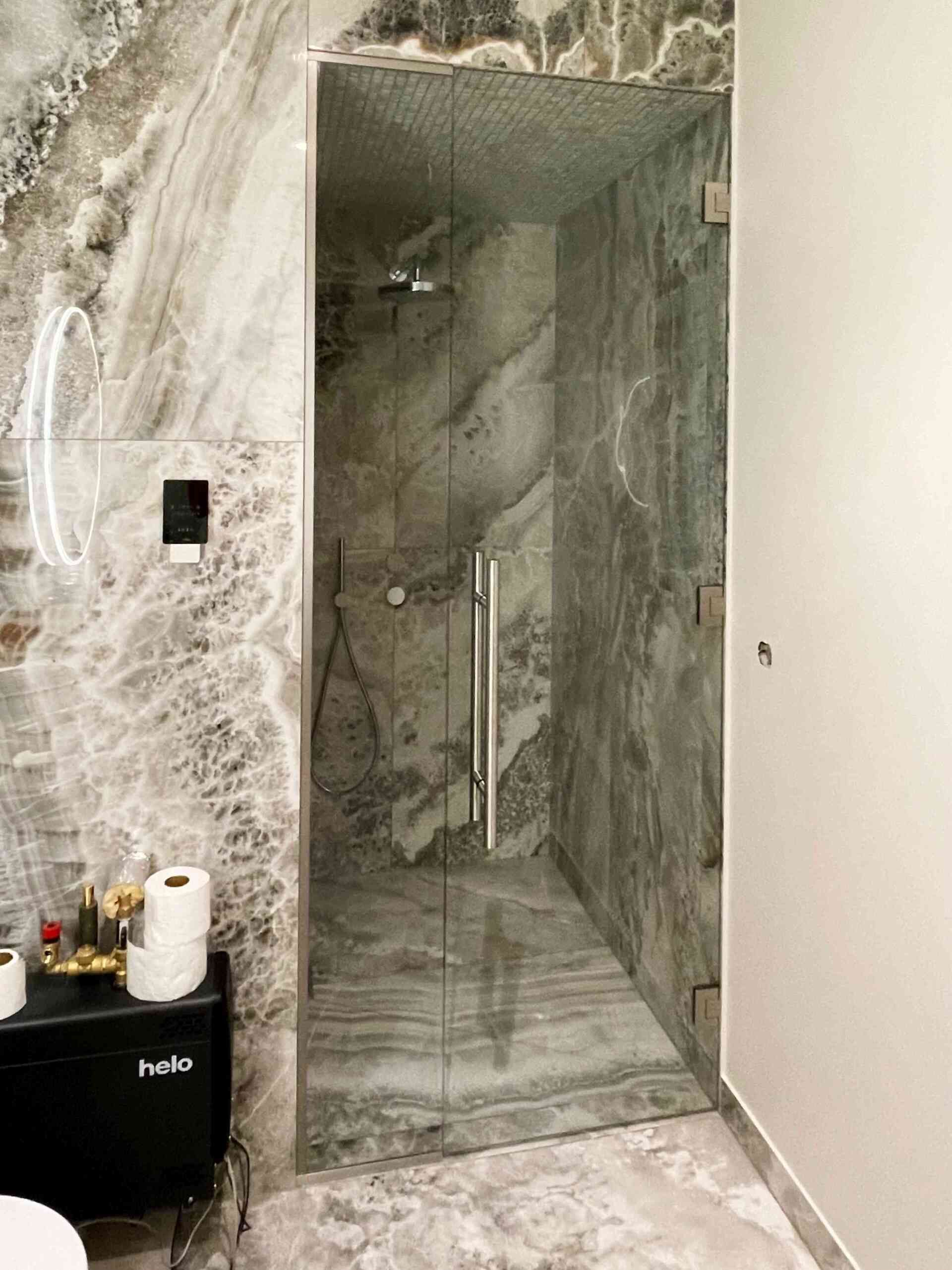 Aurusauna klaassein klaasuks kirgas klaas