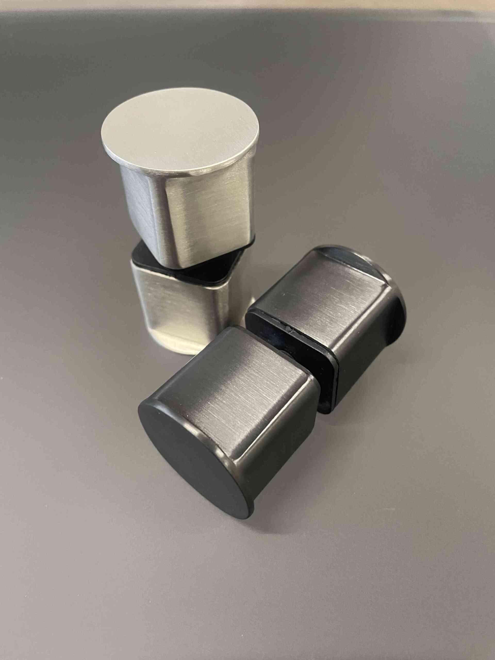 Duši klaasukse käepide - roostevaba ja harjatud must