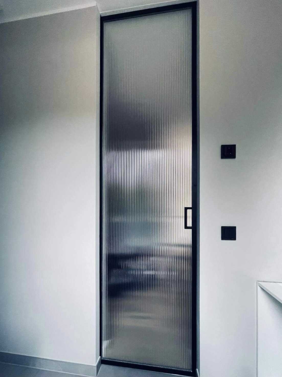 Liuguks lükanduks klaaslükanduks