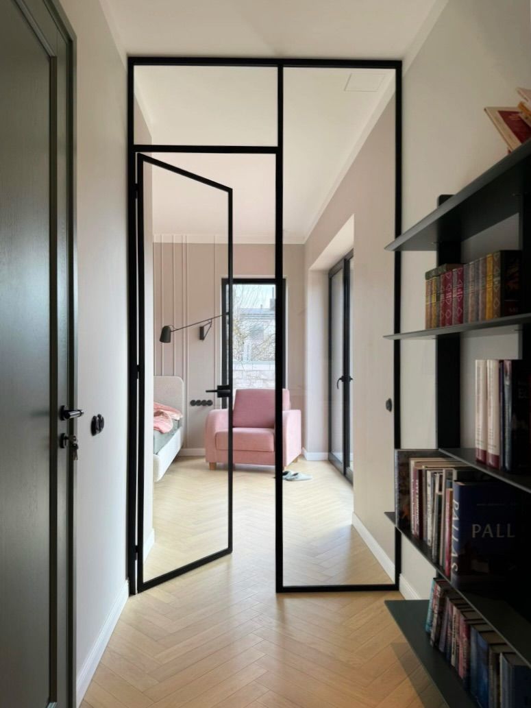 klaassein must raamistus, klaasuks. klaasseinad, klaassein, klaasvaheseinad, klaasist vaheseinad. Klaasseinad, klaasist sein. Klaassein klaasuks