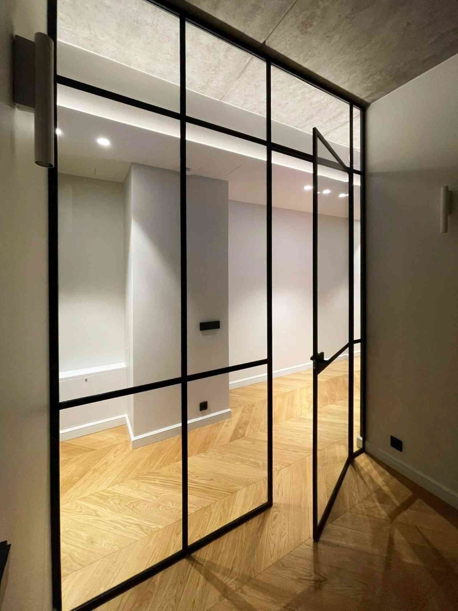 klaassein must raamistus, klaasuks. klaasseinad, klaassein, klaasvaheseinad, klaasist vaheseinad. Klaasseinad, klaasist sein. Klaassein klaasuks