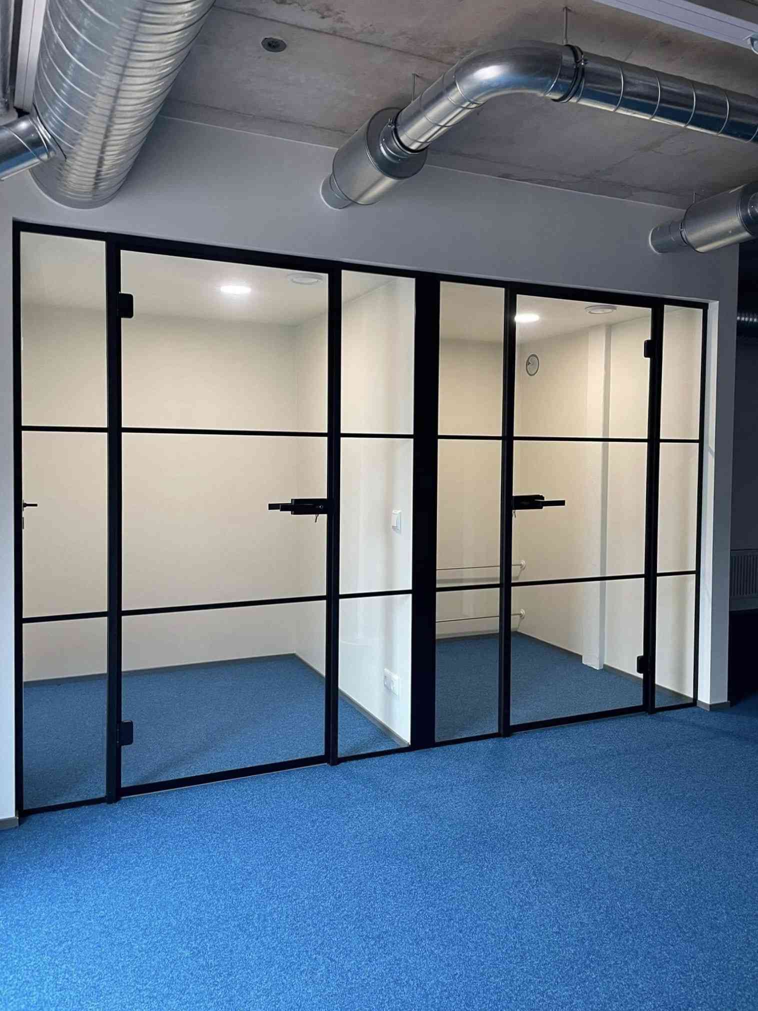 Klaasuksed lengis - must ruudustik