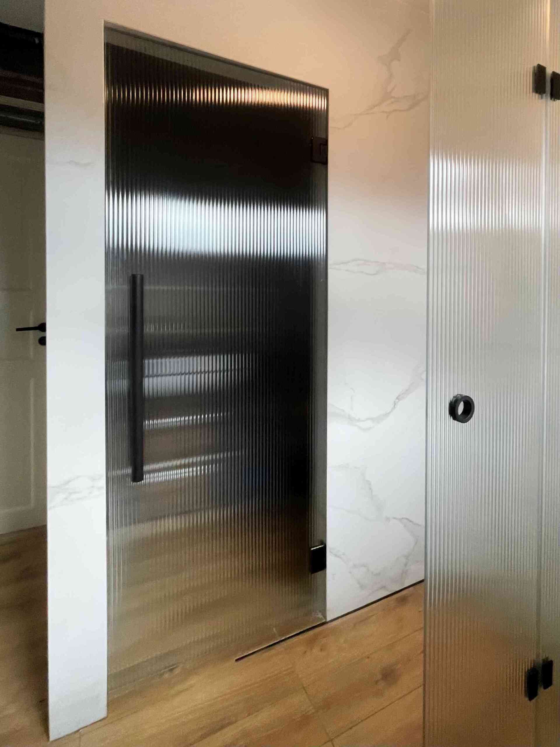 sauna klaasuks, leiliruumi klaasuks laineline klaas flutes laineklaas