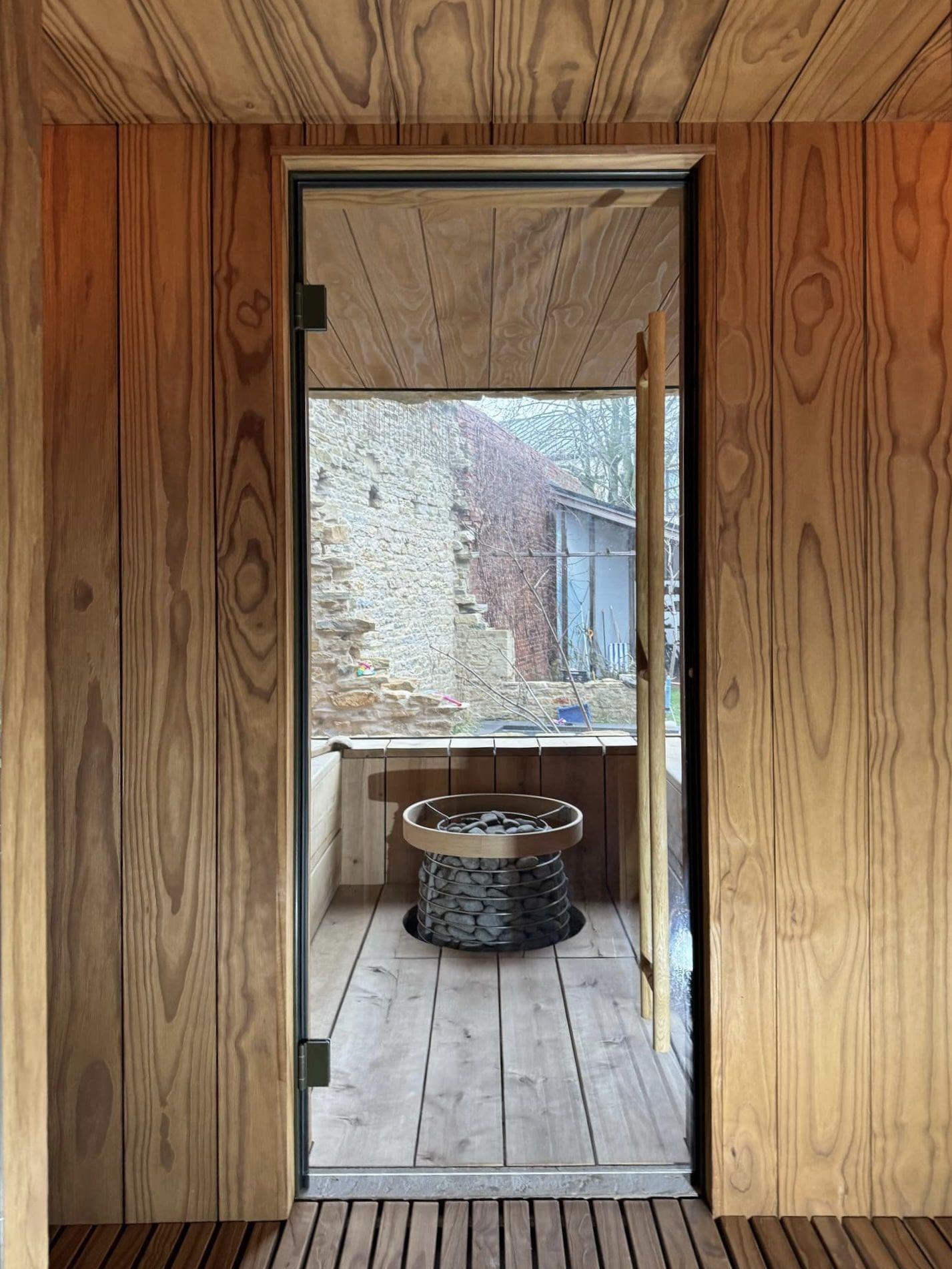 Sauna klaasuks lengis, eriti kirgas klaas