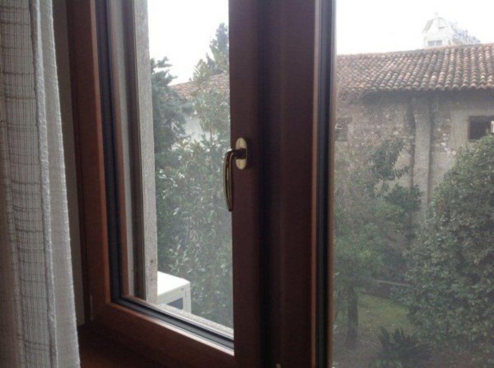 infissi in alluminio e legno per finestre
