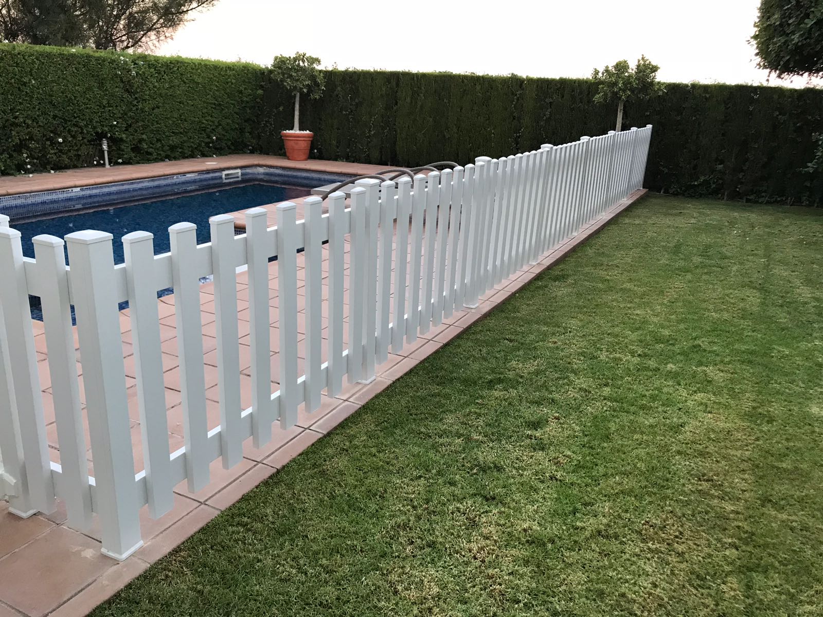 Vallados Piscinas Vallas Fijas De PVC Para Piscina Hipervallas Vallados Piscinas Vallas Fijas De PVC Para Piscina Hipervallas