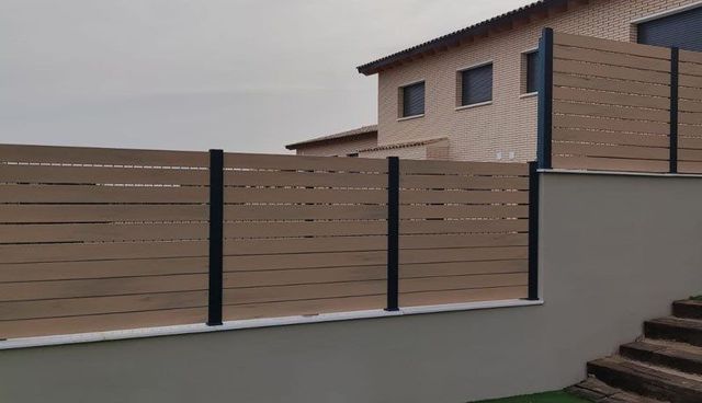 5 razones por las que instalar una valla de seguridad en tu piscina -  Carpinteria metalica Castellon. Carpinteria metalica Valencia