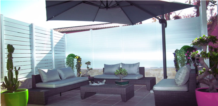 Cómo elegir las mejores puertas de PVC para tu jardín o terraza? - Motuchi