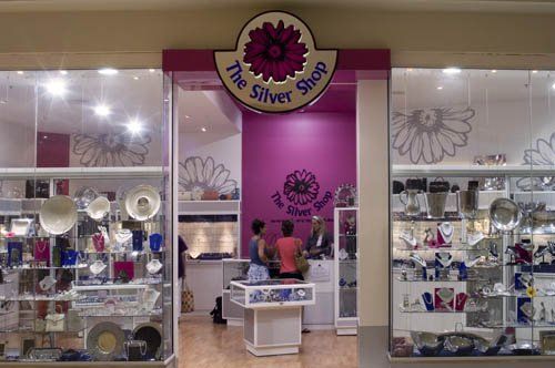 jewelry store with fuschia walls