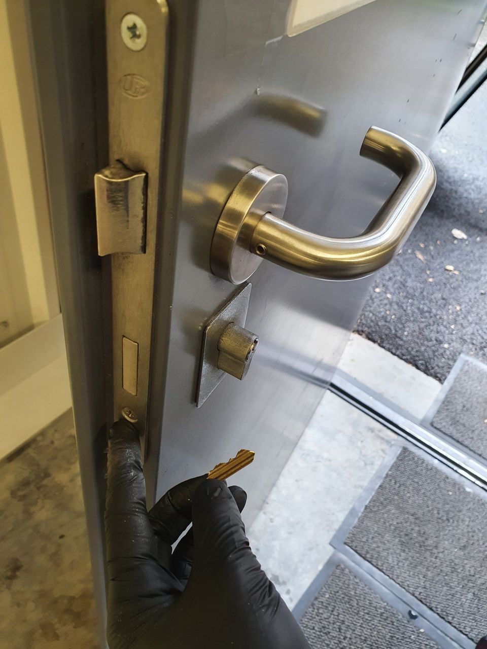 Broken key removal in London during Covid19
