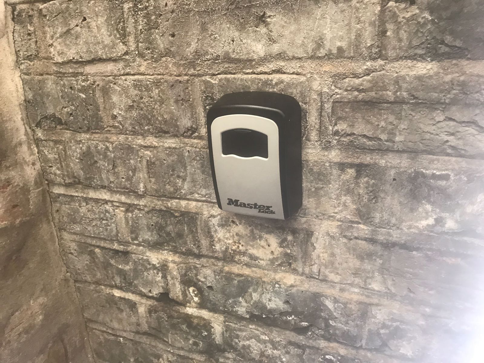 Opening Key safe boxes, installing key safe boxes, what are key safes