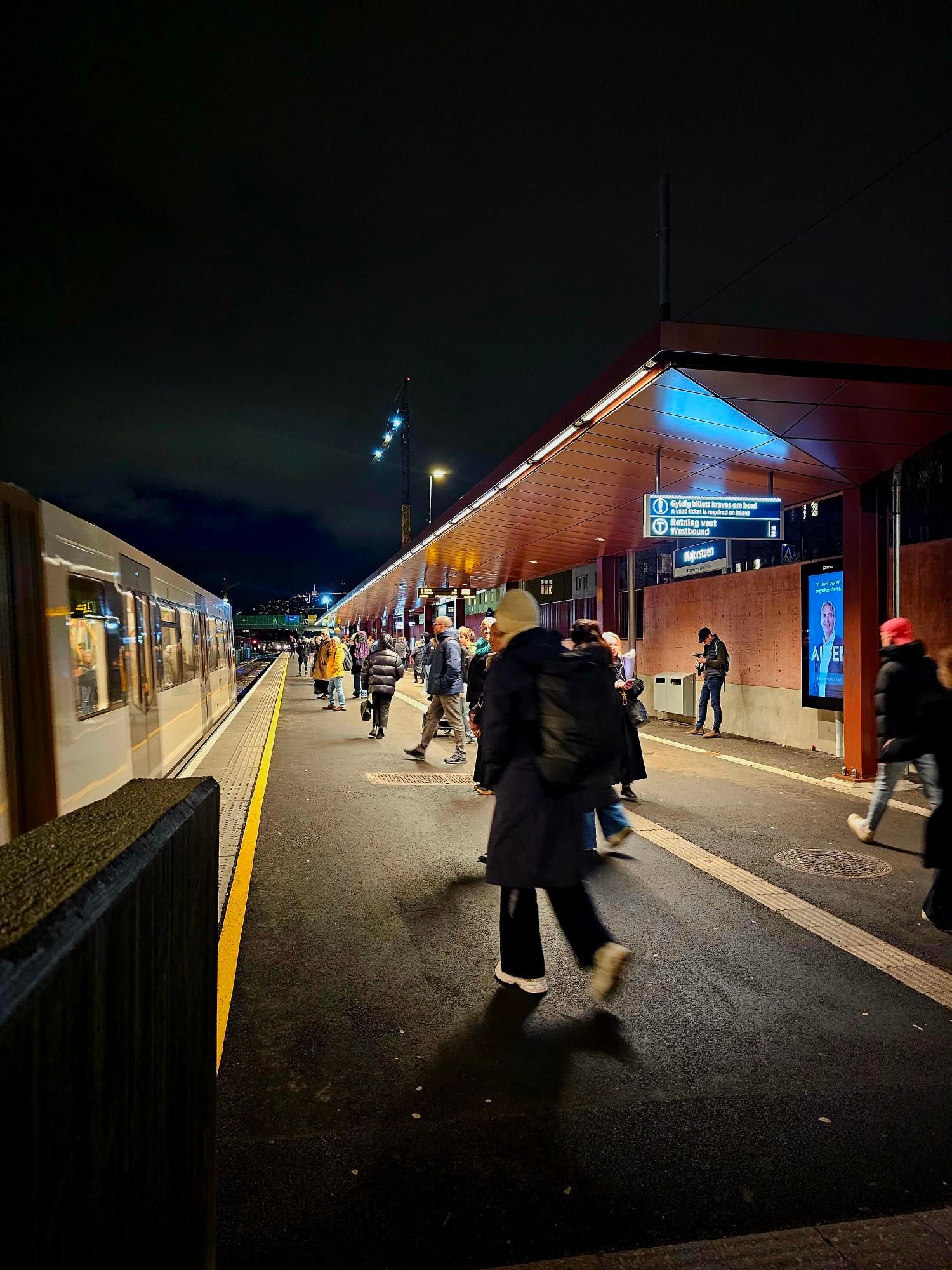 Belysning på Majorstua Stasjon