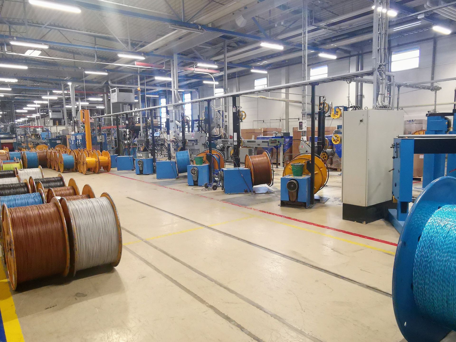 Adapti - Belysning for industriproduksjon