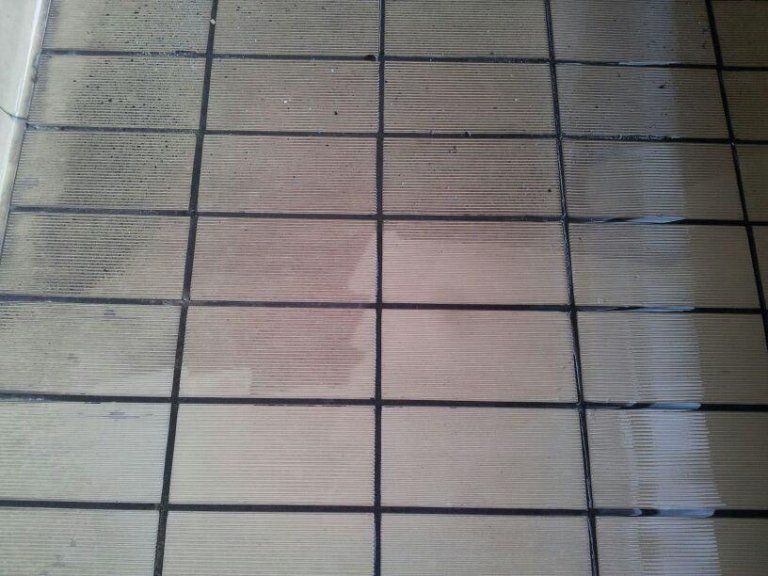 pulizia di pavimenti