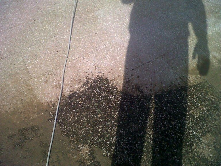 pulizia di pavimenti esterni