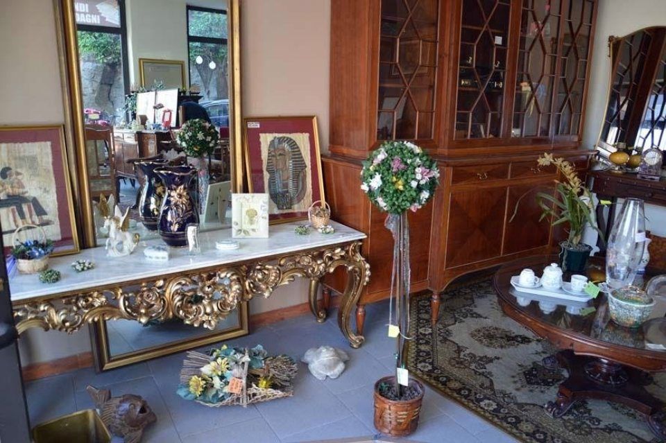 Oggettistica d'antiquariato