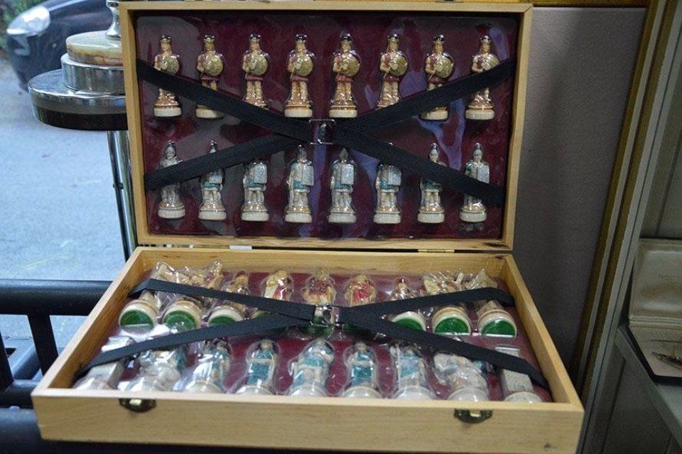 Set di scacchi a tema medievale