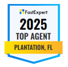 A badge that says `` fast expert 2025 top agent plantation , fl ''.