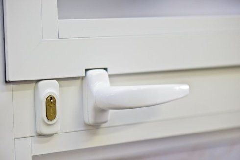 Infissi in alluminio bianco