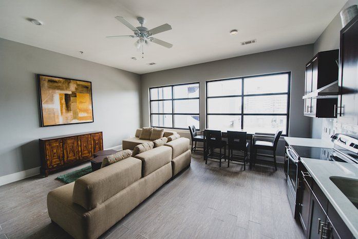 Faubourg On Freret - Living Room and Dining area