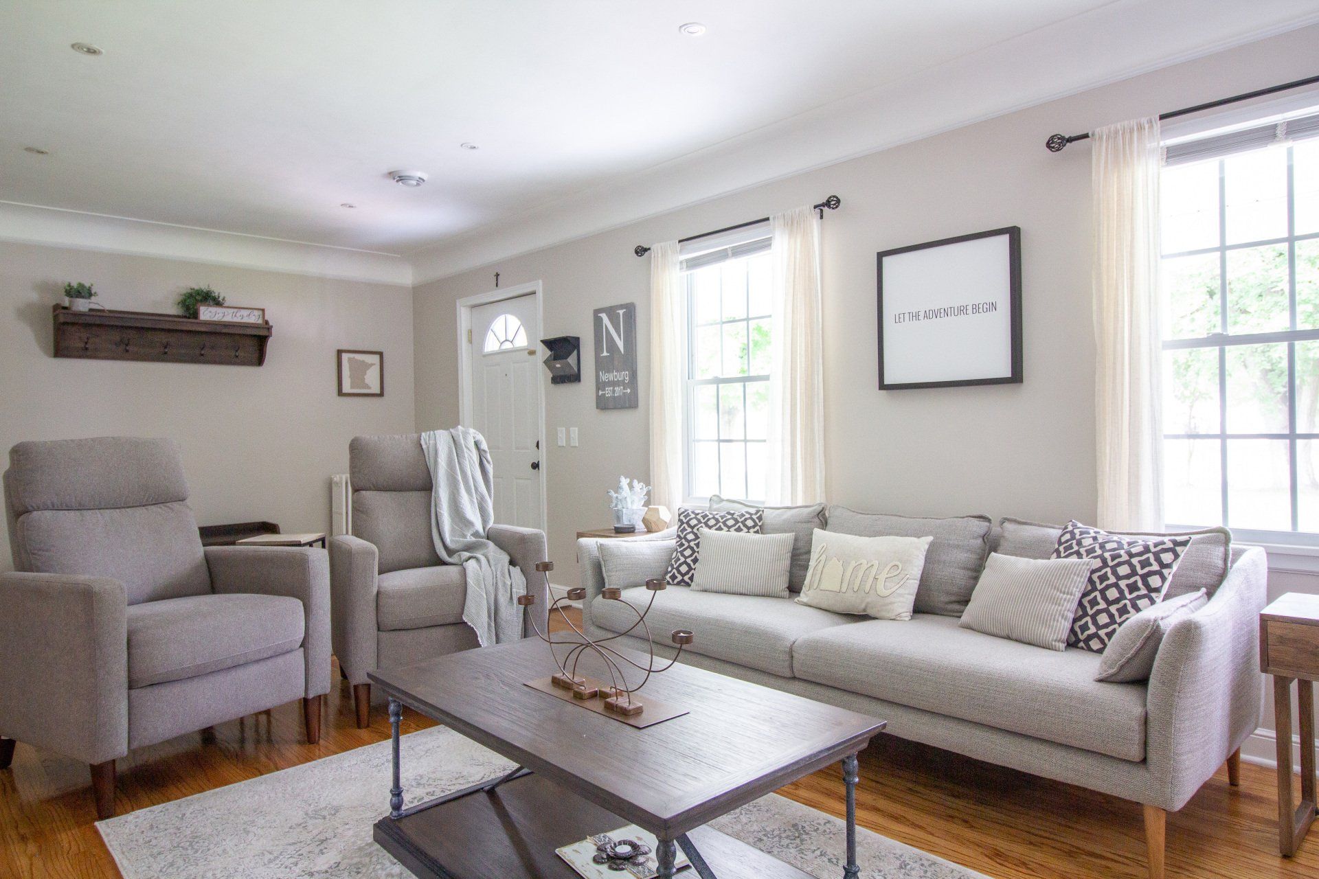 Newburg house living room