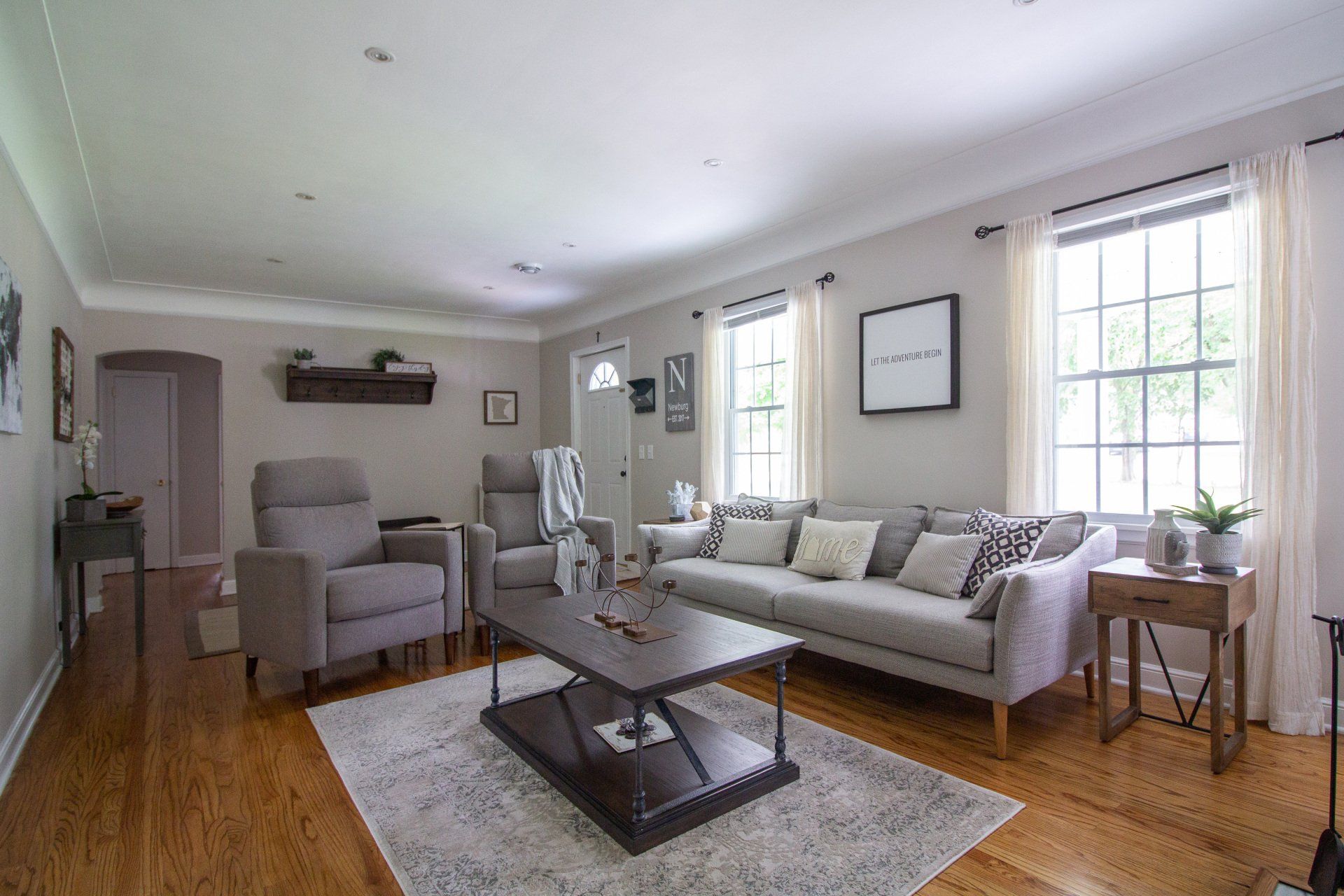 Newburg house living room