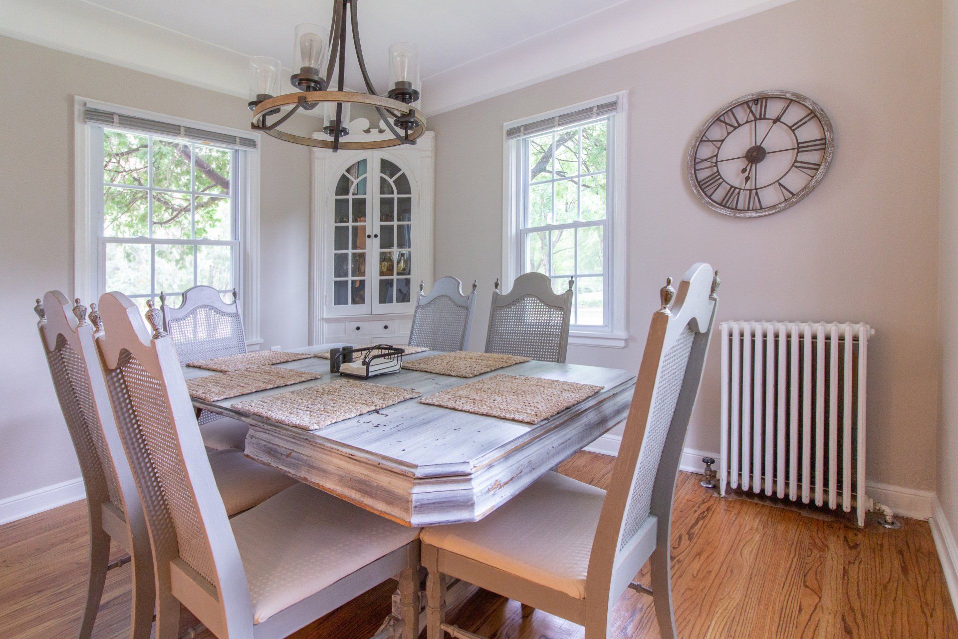 Newburg house dining room