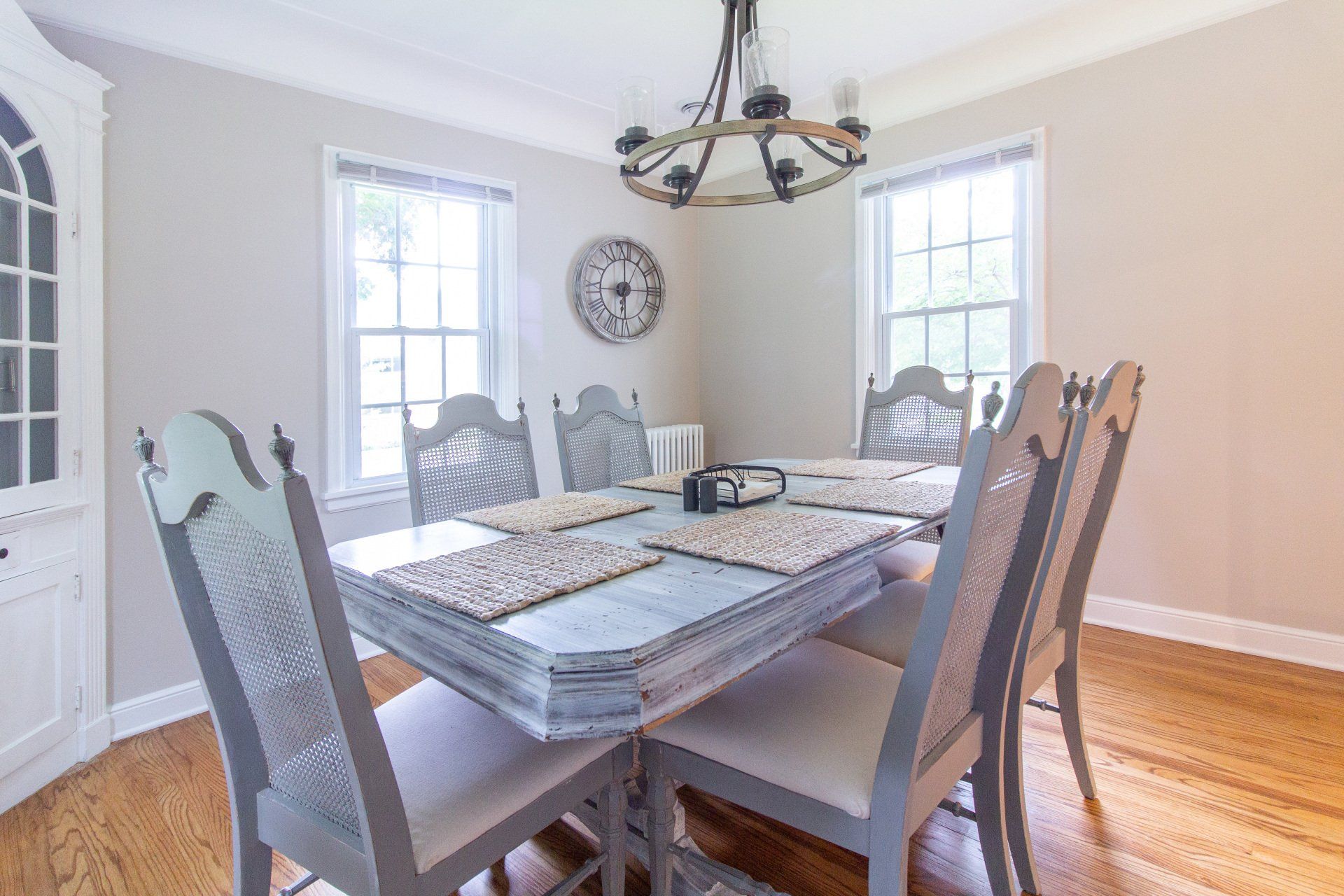 Newburg house dining room