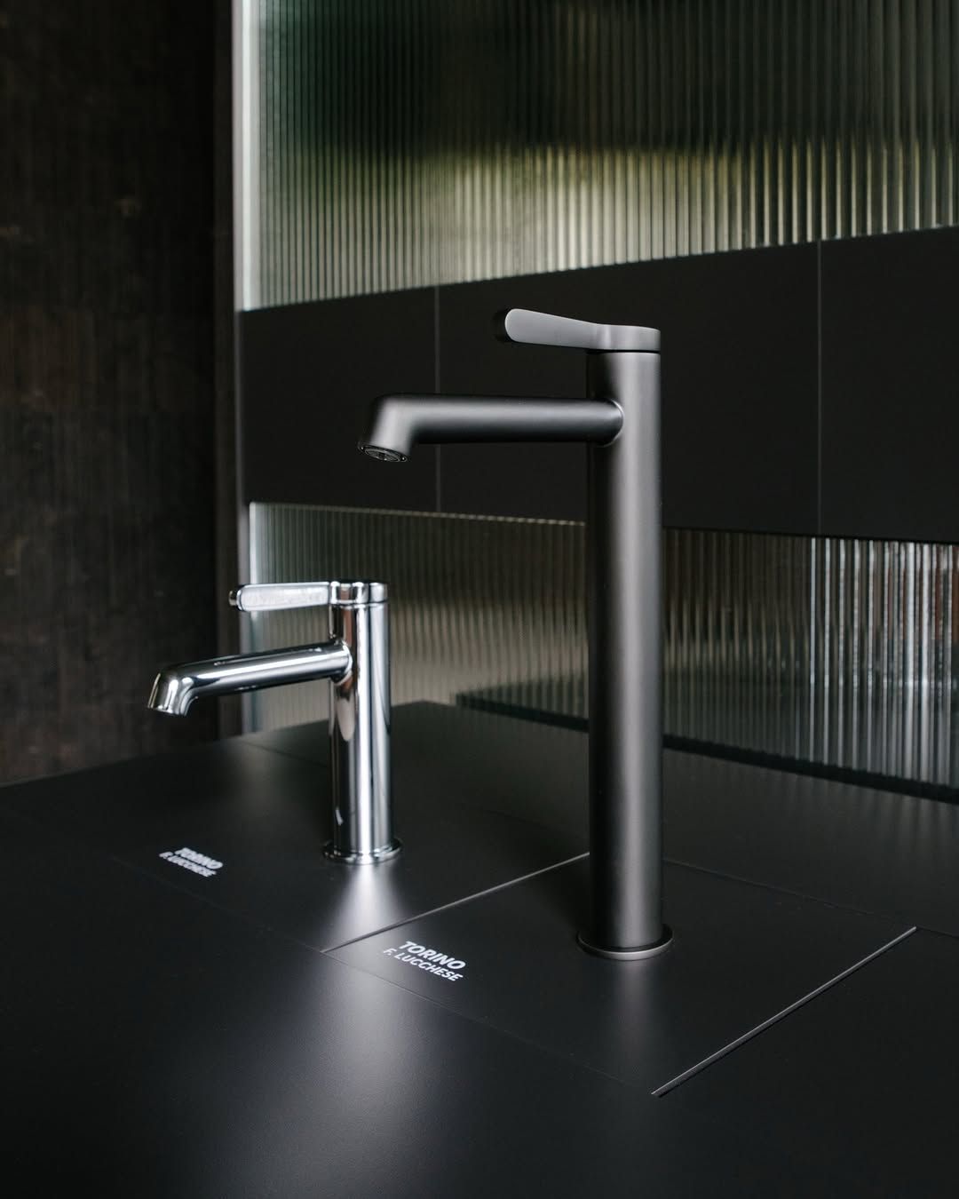 Mitigeur lavabo surélevé TORINO FANTINI, métal gun et chrome,
mitigeur lavabo design, PVD, Matt gun métal