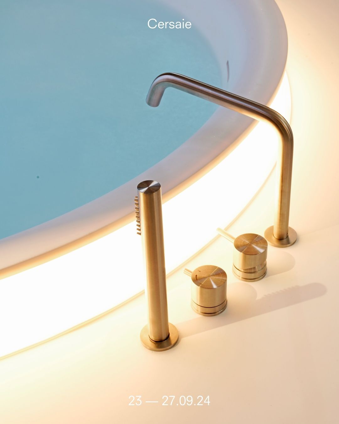 Robinetterie baignoire sur gorge, doré brossé