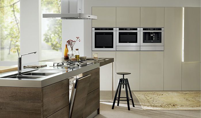 Integrated Dishwasher by Whirlpool