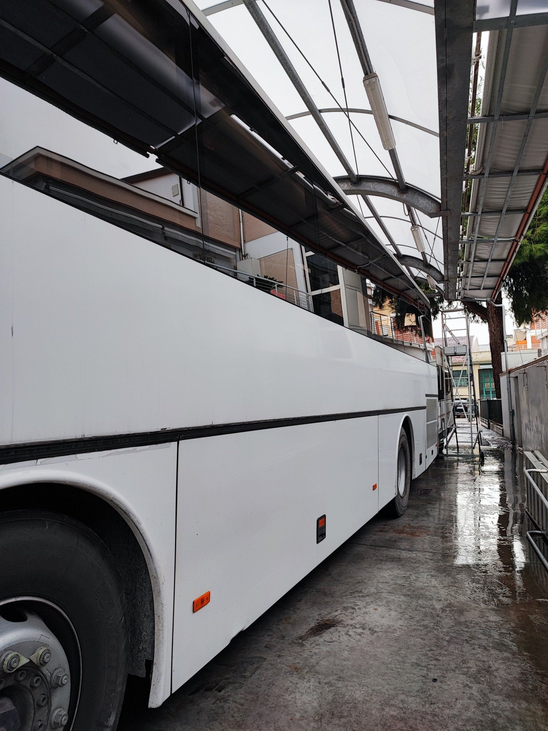 SERVIZIO riparazione bus