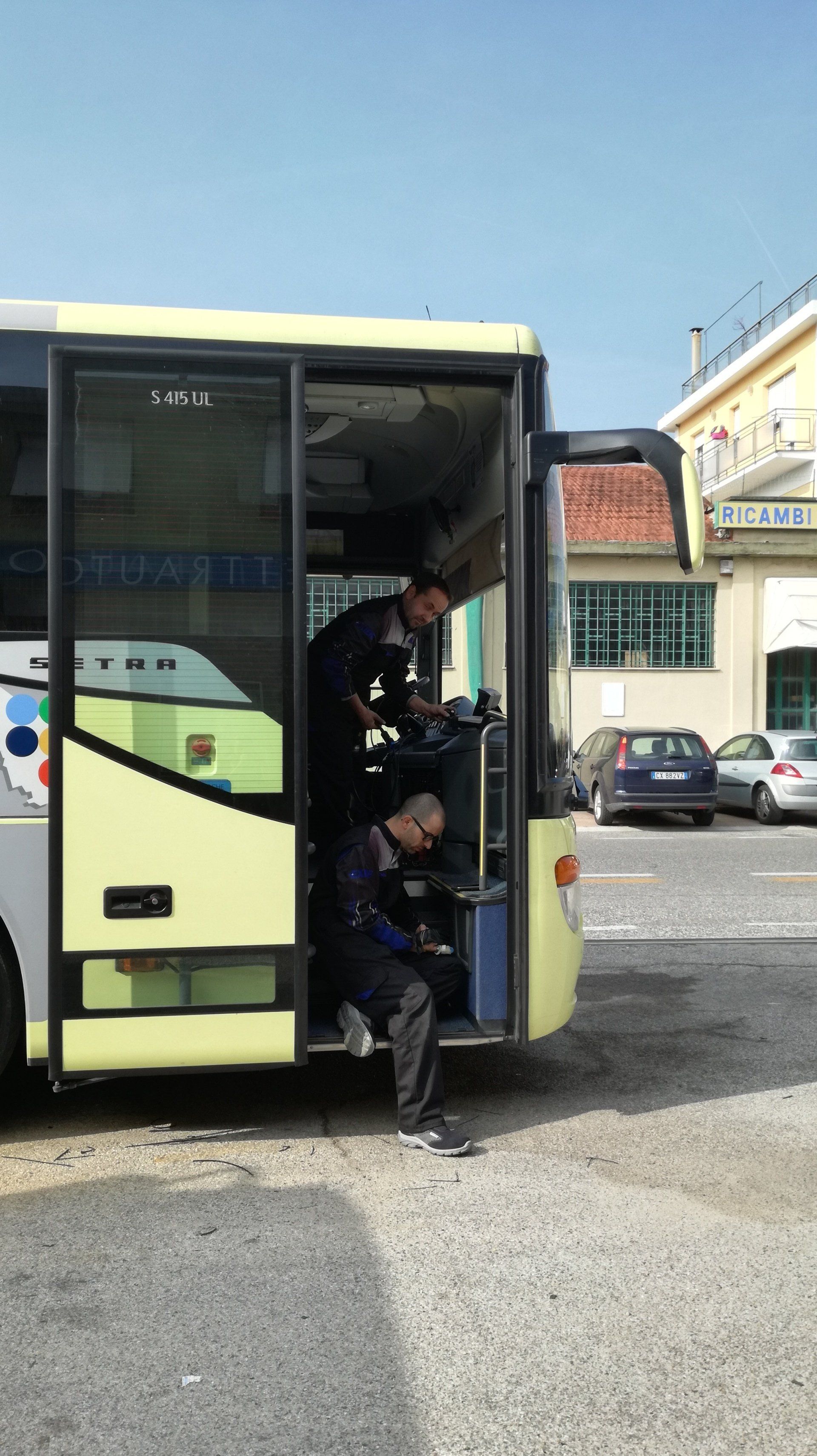 riparazione autobus