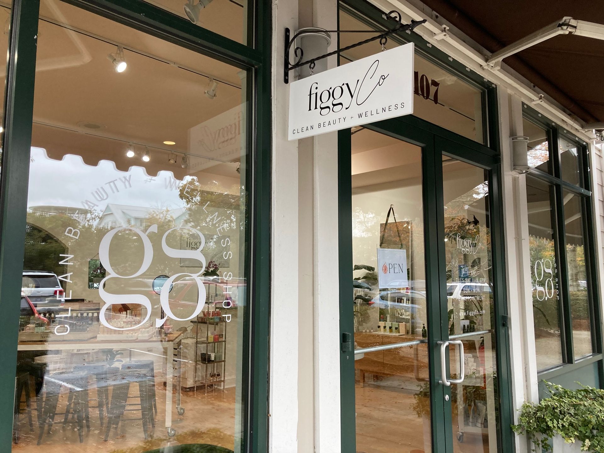 vinyl door lettering and hanging sign