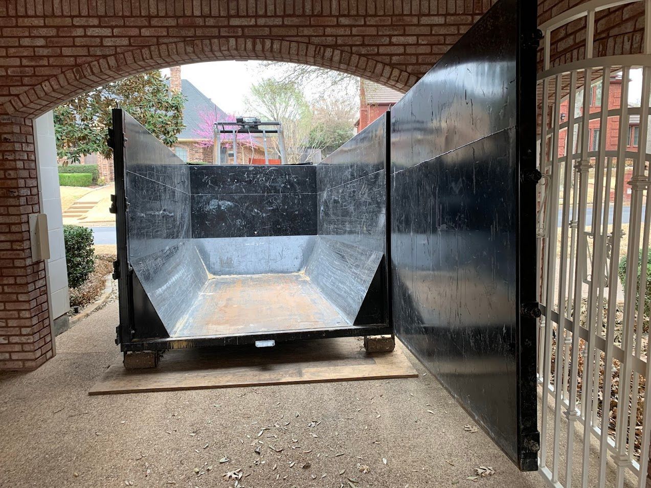 JAWS Junk and Waste Removal Commercial dumpsters. Residential Dumpster. Arlington Texas. Personal Dumpster